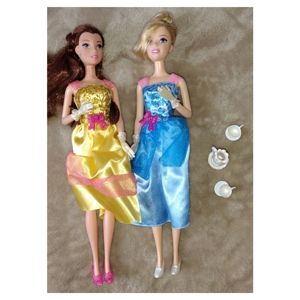 Cinderella & Belle doll tea time princesses